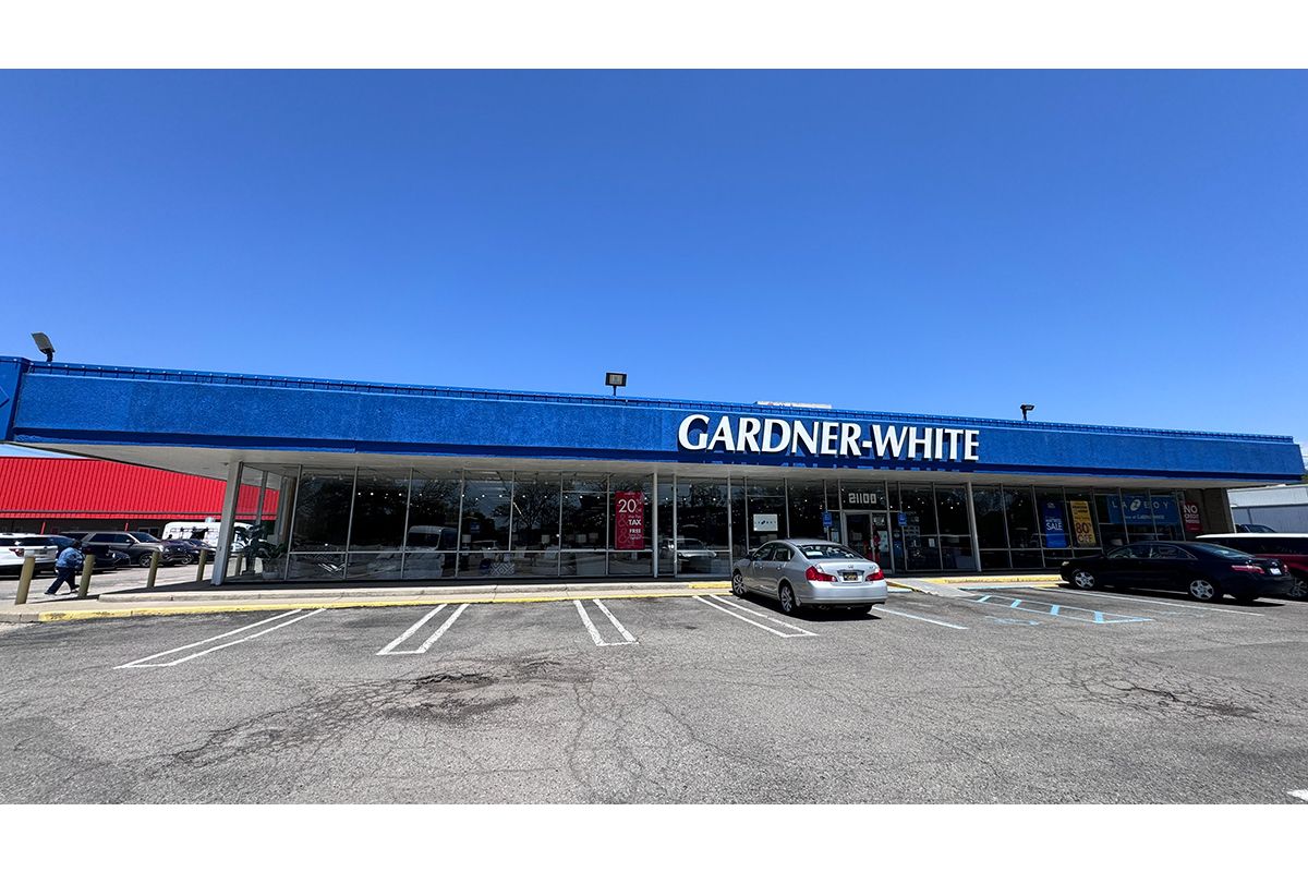 Storefront image of Gardner White's Southfield location